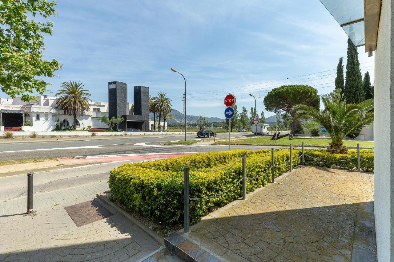 V017 - Porto Marina Apartment Roses Exterior photo